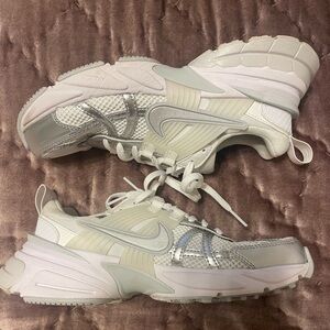 Nike V2K Run Shoes Sneakers Size Women’s 6